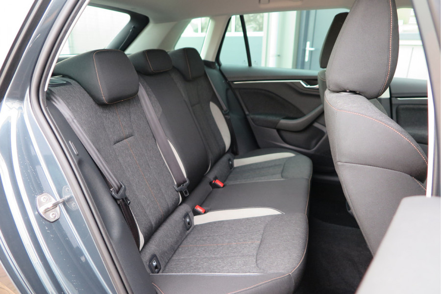 Škoda Kamiq 1.0 TSI 110pk Style PDC ,LMV,Trekhaak,Stoelverwarming,Cruisecontrol,Achteruitrijcamera, Carplay, Stuurwiel multifunctioneel, Navigatie(via carplay) etc.