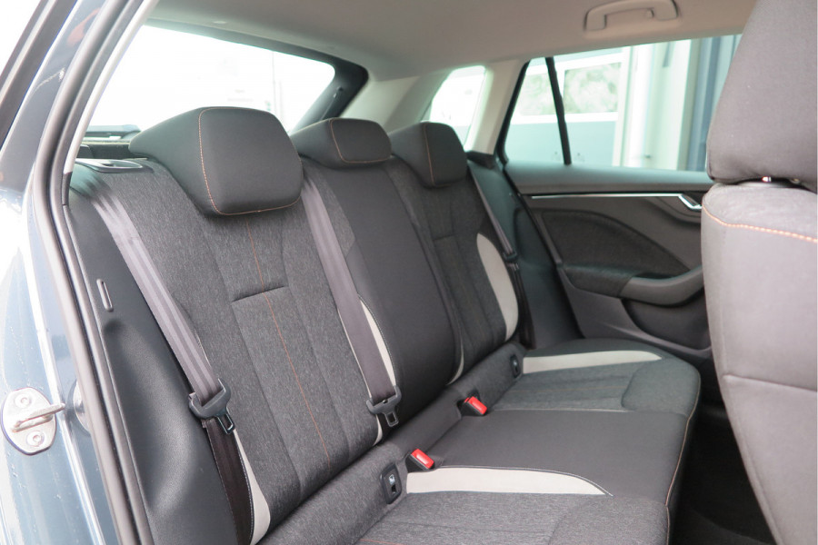 Škoda Kamiq 1.0 TSI 110pk Style PDC ,LMV,Trekhaak,Stoelverwarming,Cruisecontrol,Achteruitrijcamera, Carplay, Stuurwiel multifunctioneel, Navigatie(via carplay) etc.