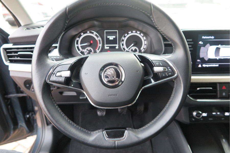 Škoda Kamiq 1.0 TSI 110pk Style PDC ,LMV,Trekhaak,Stoelverwarming,Cruisecontrol,Achteruitrijcamera, Carplay, Stuurwiel multifunctioneel, Navigatie(via carplay) etc.