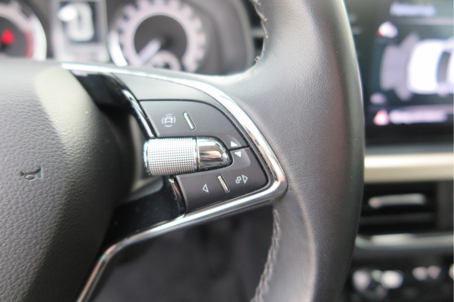 Škoda Kamiq 1.0 TSI 110pk Style PDC ,LMV,Trekhaak,Stoelverwarming,Cruisecontrol,Achteruitrijcamera, Carplay, Stuurwiel multifunctioneel, Navigatie(via carplay) etc.