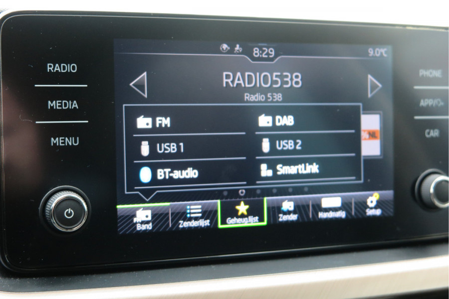 Škoda Kamiq 1.0 TSI 110pk Style PDC ,LMV,Trekhaak,Stoelverwarming,Cruisecontrol,Achteruitrijcamera, Carplay, Stuurwiel multifunctioneel, Navigatie(via carplay) etc.