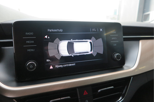 Škoda Kamiq 1.0 TSI 110pk Style PDC ,LMV,Trekhaak,Stoelverwarming,Cruisecontrol,Achteruitrijcamera, Carplay, Stuurwiel multifunctioneel, Navigatie(via carplay) etc.