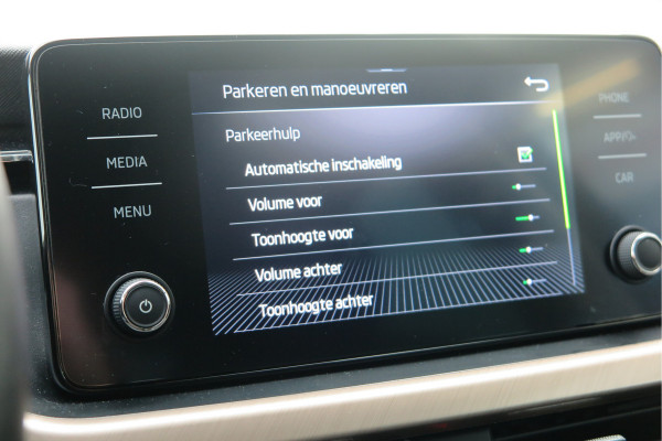Škoda Kamiq 1.0 TSI 110pk Style PDC ,LMV,Trekhaak,Stoelverwarming,Cruisecontrol,Achteruitrijcamera, Carplay, Stuurwiel multifunctioneel, Navigatie(via carplay) etc.
