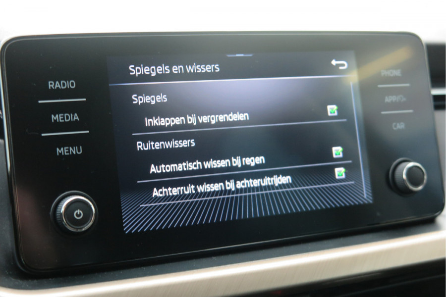 Škoda Kamiq 1.0 TSI 110pk Style PDC ,LMV,Trekhaak,Stoelverwarming,Cruisecontrol,Achteruitrijcamera, Carplay, Stuurwiel multifunctioneel, Navigatie(via carplay) etc.
