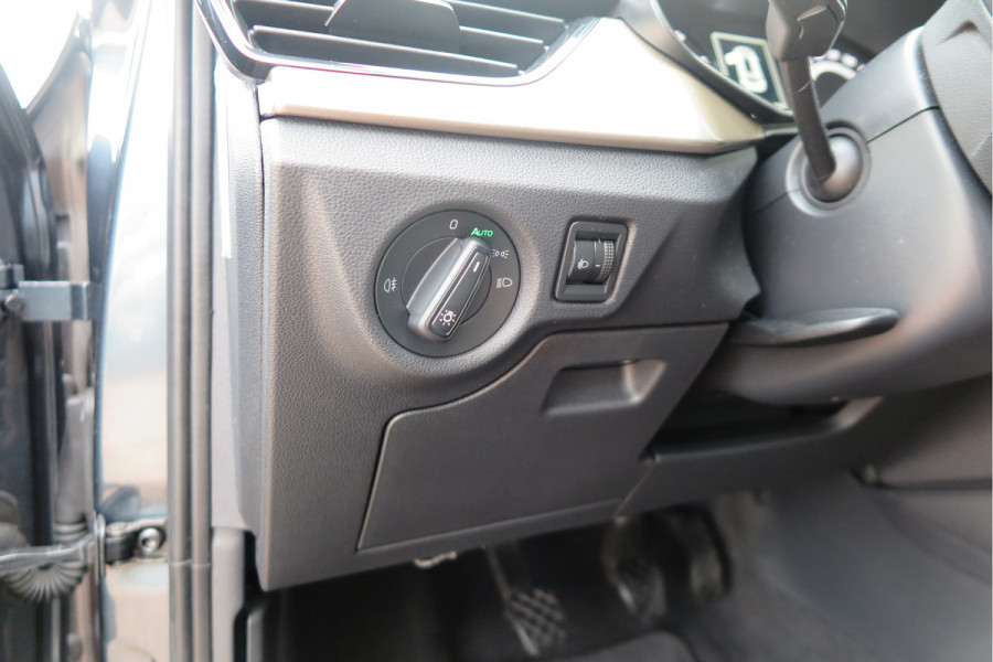 Škoda Kamiq 1.0 TSI 110pk Style PDC ,LMV,Trekhaak,Stoelverwarming,Cruisecontrol,Achteruitrijcamera, Carplay, Stuurwiel multifunctioneel, Navigatie(via carplay) etc.