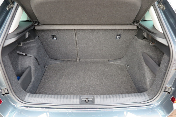 Škoda Kamiq 1.0 TSI 110pk Style PDC ,LMV,Trekhaak,Stoelverwarming,Cruisecontrol,Achteruitrijcamera, Carplay, Stuurwiel multifunctioneel, Navigatie(via carplay) etc.