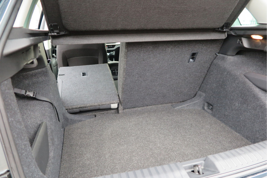 Škoda Kamiq 1.0 TSI 110pk Style PDC ,LMV,Trekhaak,Stoelverwarming,Cruisecontrol,Achteruitrijcamera, Carplay, Stuurwiel multifunctioneel, Navigatie(via carplay) etc.