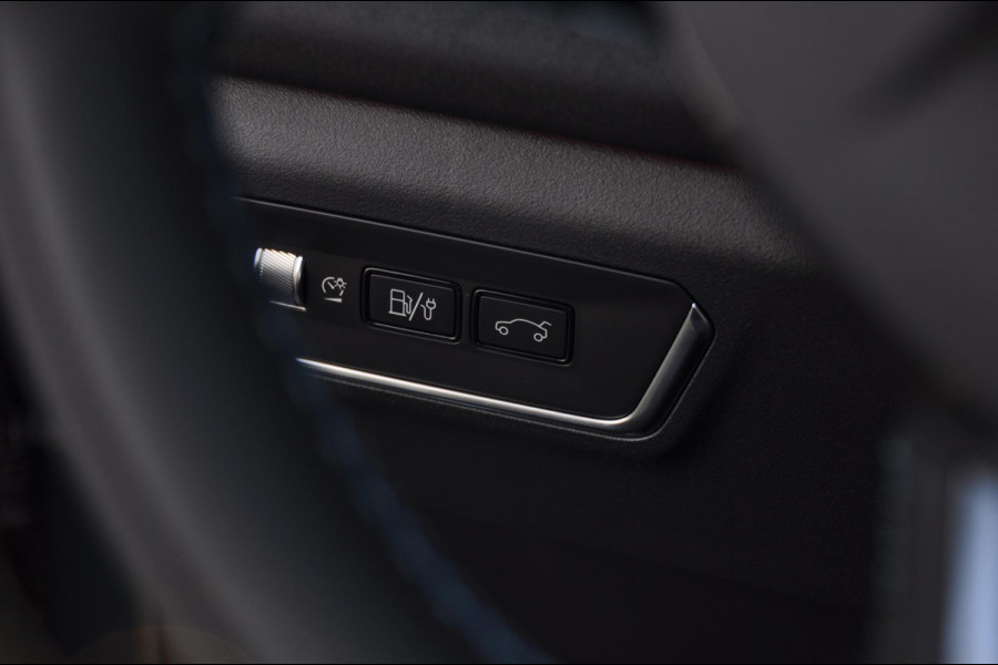 Lynk & Co 01 276PK Automaat Rolhoes / zwarte dakhemel / 360 Camera / Adaptieve cruise control / Elektrische stoelen / BLIS / Stoelverwarming / Elektrische achterklep / Climate control / Parkeersensoren met camera / Regensensor / Keyless entry /