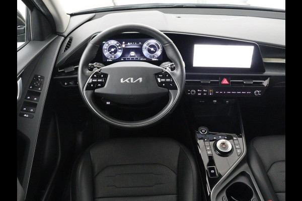 Kia Niro EV DynamicPlusLine 64.8 kWh | SOH 100% | Schuifdak | Leder | Stoelverwarming | Adaptive cruise | Camera | Carplay | Dodehoek detectie | Naviagtie | Harman/Kardon