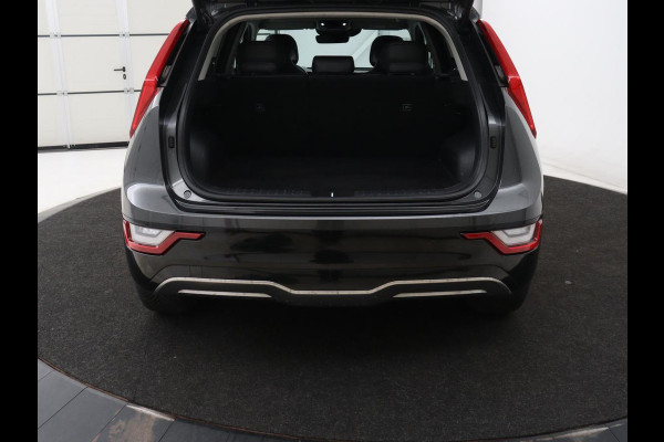 Kia Niro EV DynamicPlusLine 64.8 kWh | SOH 100% | Schuifdak | Leder | Stoelverwarming | Adaptive cruise | Camera | Carplay | Dodehoek detectie | Naviagtie | Harman/Kardon