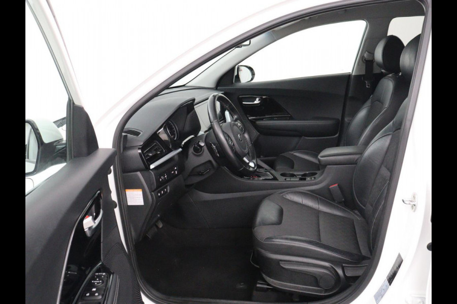 Kia Niro 1.6 GDi PHEV DynamicLine | Trekhaak | Adaptive cruise | Half leder | Camera | Carplay | Navigatie | Climate control | Bluetooth | Parkeerhulp