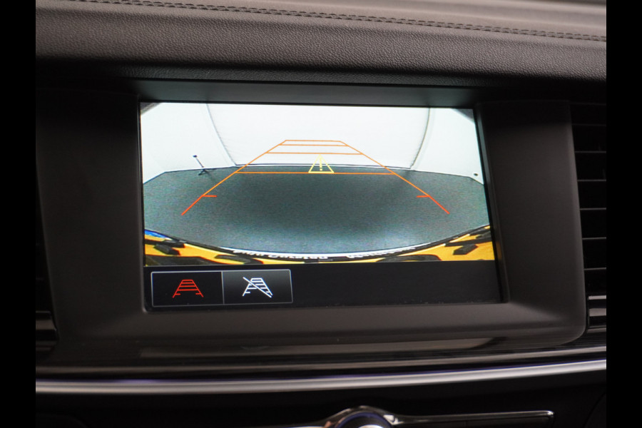 Opel Insignia Grand Sport 1.5T 165PK 5Drs Executive Leer AGR-Comfort Stoelen Camera Trekhaak Navi Apple Carplay Android Pdc LED Ecc Cruise Con Comfort Stoelen Regen-Lichtsensor Sensor dodehoek Verkeersherkenning Rijstrooksensor 1e Eigenaar Origineel Nederlandse Auto