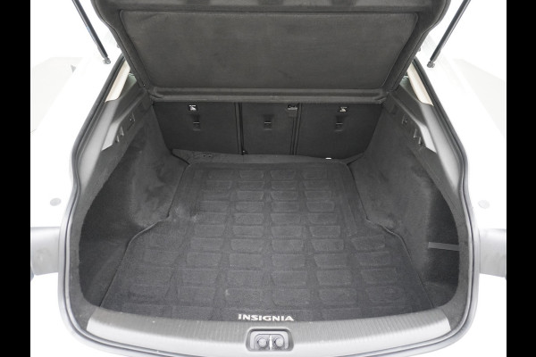 Opel Insignia Grand Sport 1.5T 165PK 5Drs Executive Leer AGR-Comfort Stoelen Camera Trekhaak Navi Apple Carplay Android Pdc LED Ecc Cruise Con Comfort Stoelen Regen-Lichtsensor Sensor dodehoek Verkeersherkenning Rijstrooksensor 1e Eigenaar Origineel Nederlandse Auto