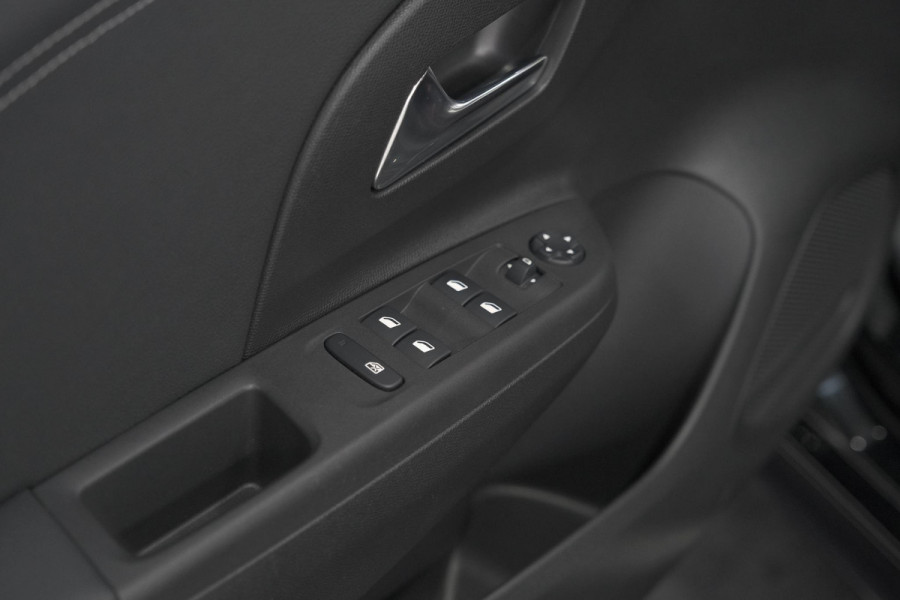 Opel Corsa Turbo 100 GS Line | Parkeersensoren | Apple Carplay | 17 Inch Lichtmetalen Velgen