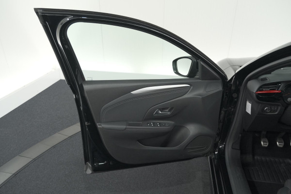 Opel Corsa Turbo 100 GS Line | Parkeersensoren | Apple Carplay | 17 Inch Lichtmetalen Velgen