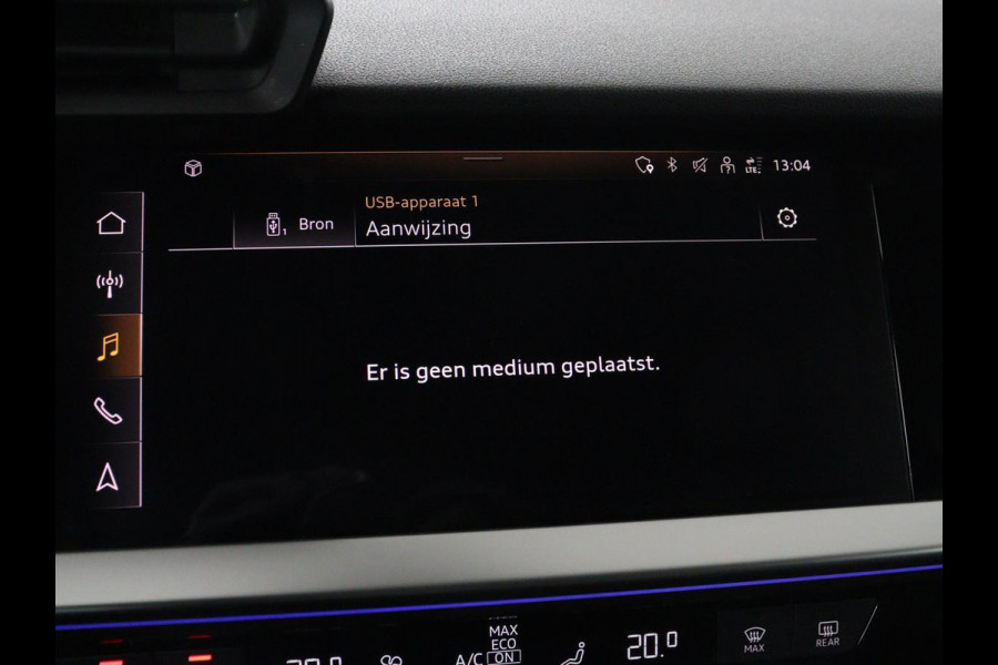 Audi A3 30 TFSI Business edition | Sportstoelen | Trekhaak | Carplay | 17'' | Navigatie | Virtual Cockpit | Full LED | Climate control | Parkeerhulp | Bluetooth | Cruise control