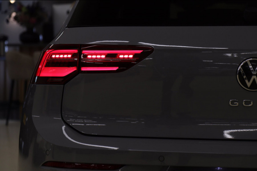 Volkswagen Golf 1.5 eTSI R-Line Pano/HUD/H&K/CAM/BLINDESPOT/BOMVOL