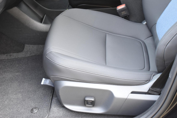 Volvo EX30 272PK Single Motor Extended Range Black Edition Europa 69 kWh / Adaptive Cruise control / Extra getint glas / Climate Pack / Achteruitrijcamera / Elektrisch verstelbare stoelen / Parkeersensoren V+A