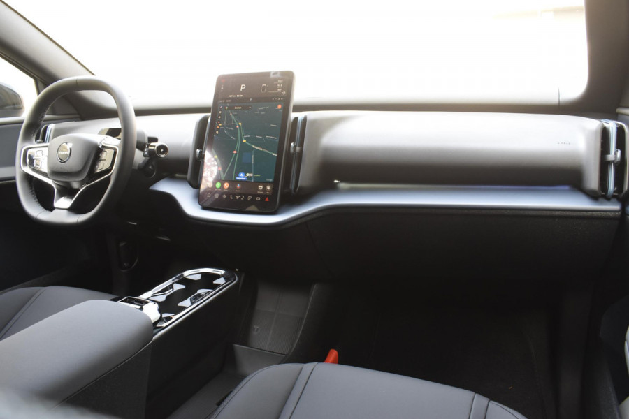 Volvo EX30 272PK Single Motor Extended Range Black Edition Europa 69 kWh / Adaptive Cruise control / Extra getint glas / Climate Pack / Achteruitrijcamera / Elektrisch verstelbare stoelen / Parkeersensoren V+A