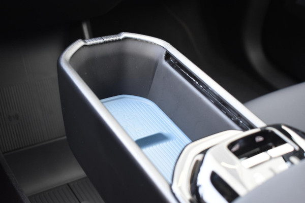 Volvo EX30 272PK Single Motor Extended Range Black Edition Europa 69 kWh / Adaptive Cruise control / Extra getint glas / Climate Pack / Achteruitrijcamera / Elektrisch verstelbare stoelen / Parkeersensoren V+A