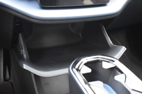 Volvo EX30 272PK Single Motor Extended Range Black Edition Europa 69 kWh / Adaptive Cruise control / Extra getint glas / Climate Pack / Achteruitrijcamera / Elektrisch verstelbare stoelen / Parkeersensoren V+A