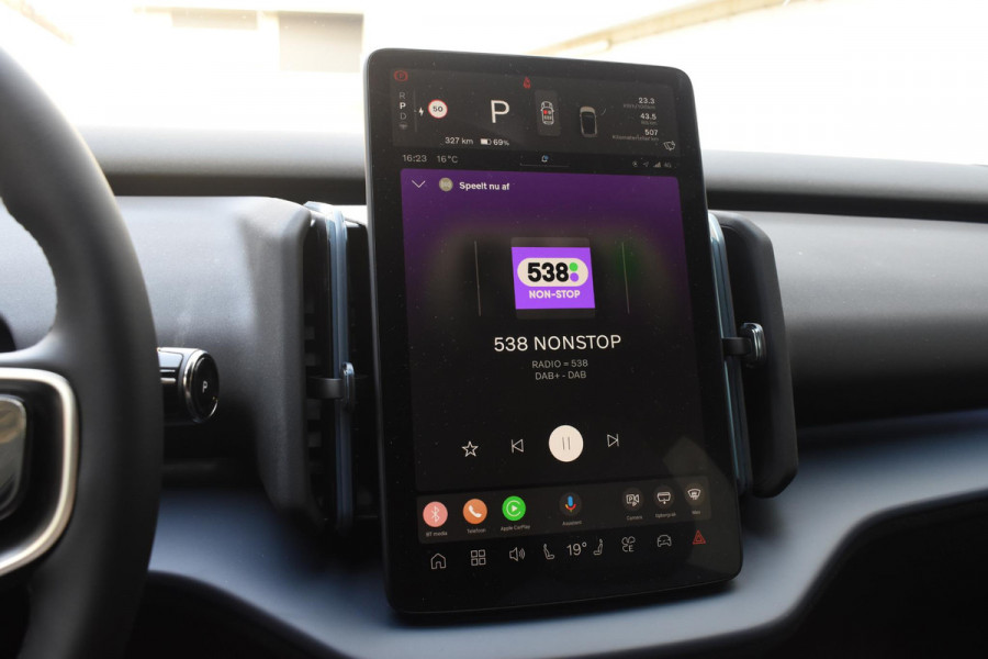 Volvo EX30 272PK Single Motor Extended Range Black Edition Europa 69 kWh / Adaptive Cruise control / Extra getint glas / Climate Pack / Achteruitrijcamera / Elektrisch verstelbare stoelen / Parkeersensoren V+A