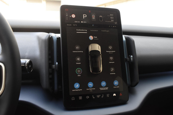 Volvo EX30 272PK Single Motor Extended Range Black Edition Europa 69 kWh / Adaptive Cruise control / Extra getint glas / Climate Pack / Achteruitrijcamera / Elektrisch verstelbare stoelen / Parkeersensoren V+A