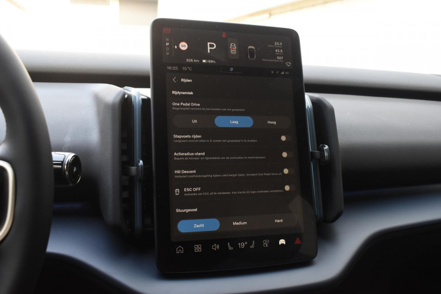 Volvo EX30 272PK Single Motor Extended Range Black Edition Europa 69 kWh / Adaptive Cruise control / Extra getint glas / Climate Pack / Achteruitrijcamera / Elektrisch verstelbare stoelen / Parkeersensoren V+A