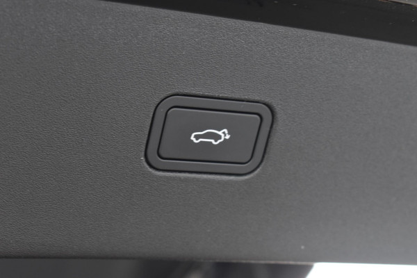 Volvo EX30 272PK Single Motor Extended Range Black Edition Europa 69 kWh / Adaptive Cruise control / Extra getint glas / Climate Pack / Achteruitrijcamera / Elektrisch verstelbare stoelen / Parkeersensoren V+A