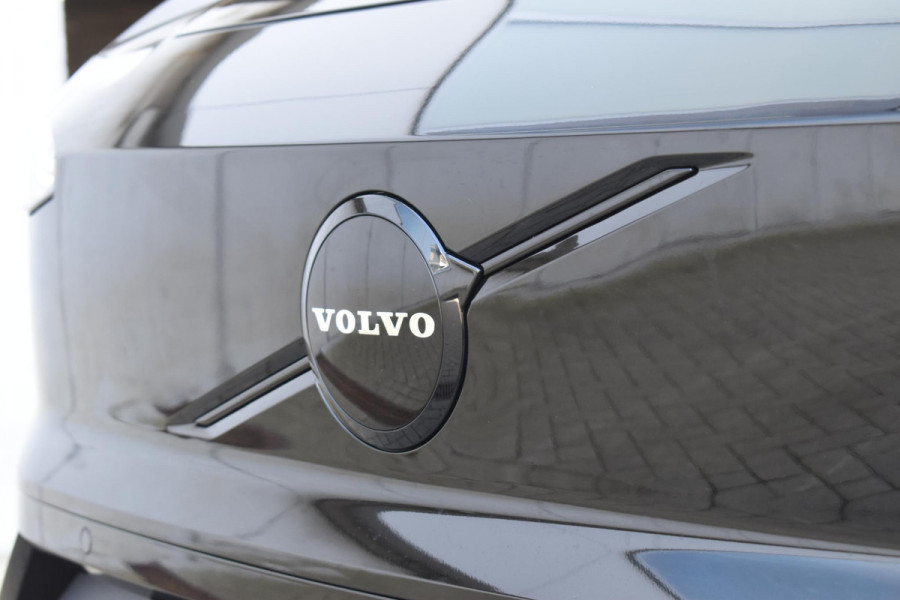 Volvo EX30 272PK Single Motor Extended Range Black Edition Europa 69 kWh / Adaptive Cruise control / Extra getint glas / Climate Pack / Achteruitrijcamera / Elektrisch verstelbare stoelen / Parkeersensoren V+A