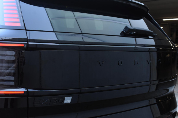 Volvo EX30 272PK Single Motor Extended Range Black Edition Europa 69 kWh / Adaptive Cruise control / Extra getint glas / Climate Pack / Achteruitrijcamera / Elektrisch verstelbare stoelen / Parkeersensoren V+A