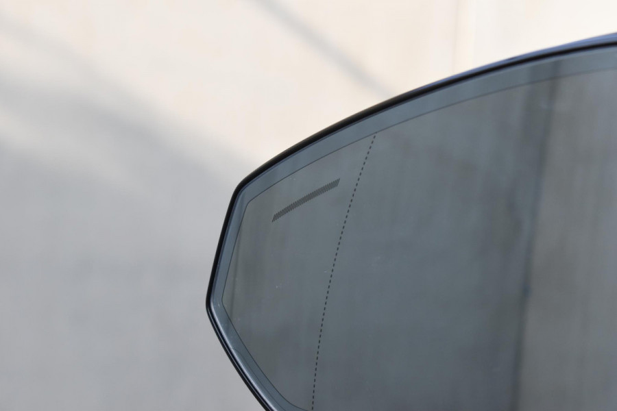 Volvo EX30 272PK Single Motor Extended Range Black Edition Europa 69 kWh / Adaptive Cruise control / Extra getint glas / Climate Pack / Achteruitrijcamera / Elektrisch verstelbare stoelen / Parkeersensoren V+A