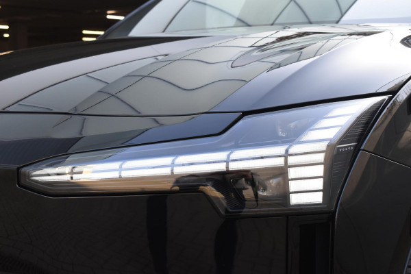 Volvo EX30 272PK Single Motor Extended Range Black Edition Europa 69 kWh / Adaptive Cruise control / Extra getint glas / Climate Pack / Achteruitrijcamera / Elektrisch verstelbare stoelen / Parkeersensoren V+A