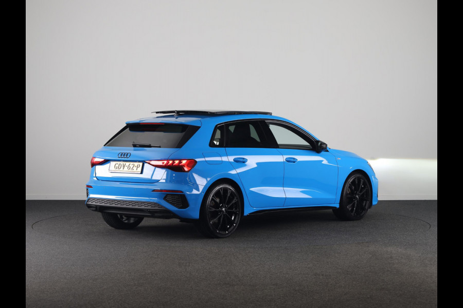 Audi A3 Sportback 35 TFSI S edition 150pk | Panoramadak | Stoelverwarming | Matrix led verlichting | Leder -/ Alcantara bekleding | Verlengde garantie