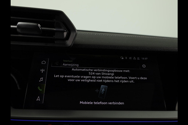Audi A3 Sportback 35 TFSI S edition 150pk | Panoramadak | Stoelverwarming | Matrix led verlichting | Leder -/ Alcantara bekleding | Verlengde garantie