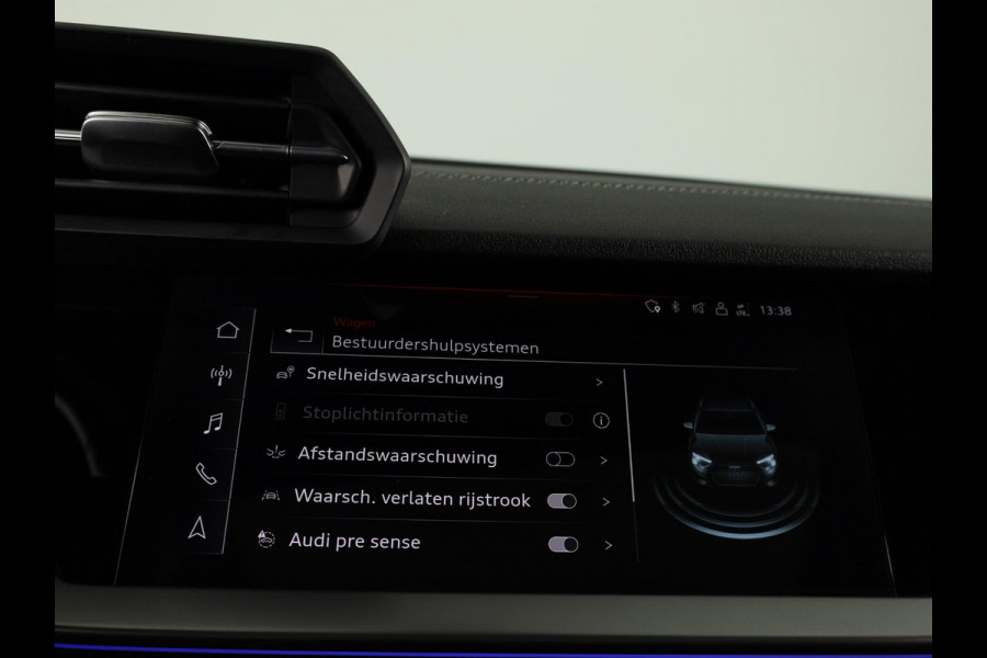 Audi A3 Sportback 35 TFSI S edition 150pk | Panoramadak | Stoelverwarming | Matrix led verlichting | Leder -/ Alcantara bekleding | Verlengde garantie
