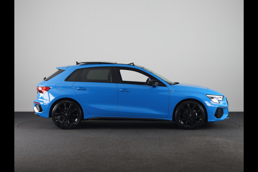 Audi A3 Sportback 35 TFSI S edition 150pk | Panoramadak | Stoelverwarming | Matrix led verlichting | Leder -/ Alcantara bekleding | Verlengde garantie