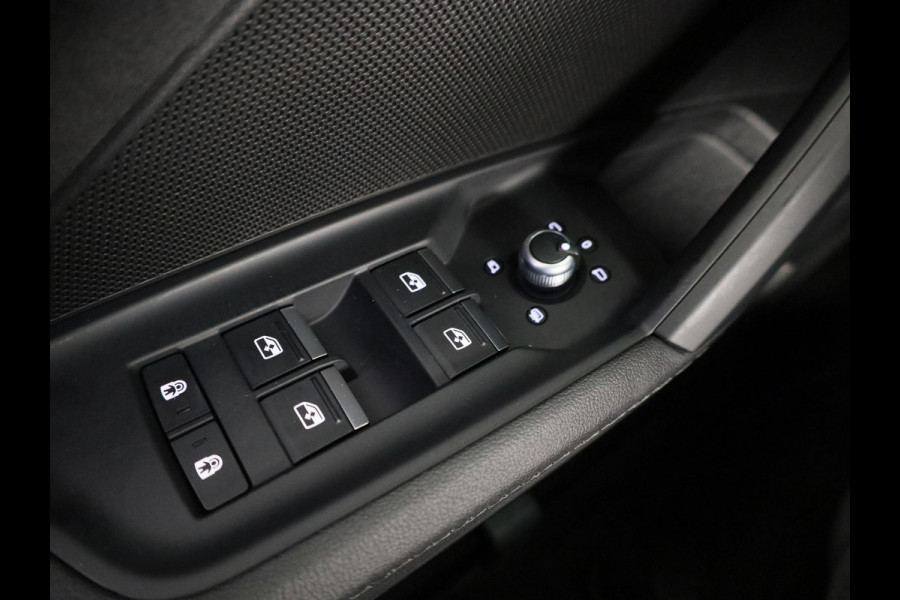 Audi A3 Sportback 35 TFSI S edition 150pk | Panoramadak | Stoelverwarming | Matrix led verlichting | Leder -/ Alcantara bekleding | Verlengde garantie
