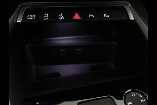Audi A3 Sportback 35 TFSI S edition 150pk | Panoramadak | Stoelverwarming | Matrix led verlichting | Leder -/ Alcantara bekleding | Verlengde garantie