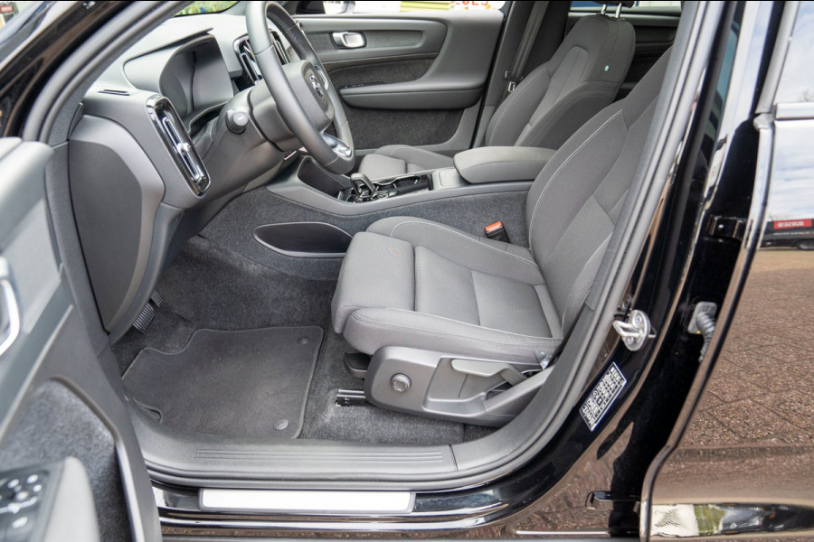 Volvo C40 Recharge Core 69 kWh|Prijs rijklaar incl. 12 mnd garantie|LMV DAB Carplay Camera PDC Panodak