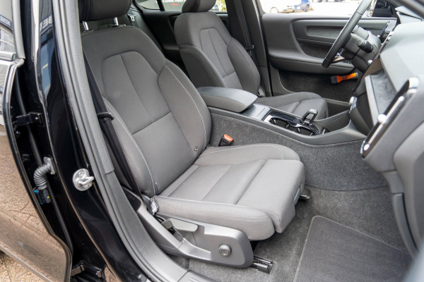 Volvo C40 Recharge Core 69 kWh|Prijs rijklaar incl. 12 mnd garantie|LMV DAB Carplay Camera PDC Panodak
