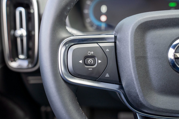 Volvo C40 Recharge Core 69 kWh|Prijs rijklaar incl. 12 mnd garantie|LMV DAB Carplay Camera PDC Panodak