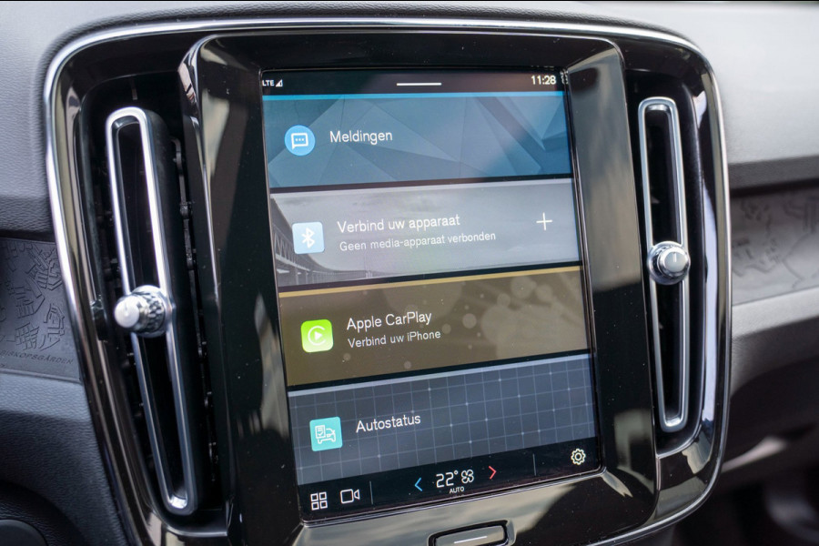 Volvo C40 Recharge Core 69 kWh|Prijs rijklaar incl. 12 mnd garantie|LMV DAB Carplay Camera PDC Panodak