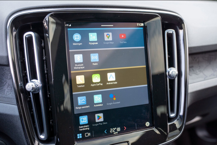 Volvo C40 Recharge Core 69 kWh|Prijs rijklaar incl. 12 mnd garantie|LMV DAB Carplay Camera PDC Panodak