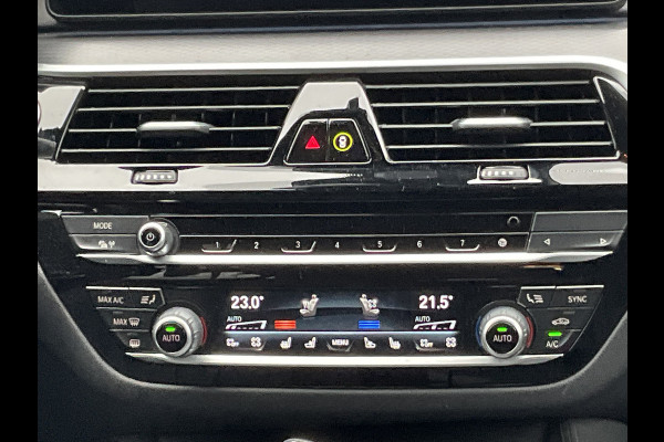 BMW 5 Serie Touring 530e M-Sport Leer Memory Laser Adapt.Cr Sfeer PHEV Business Edition Plus Plug-in
