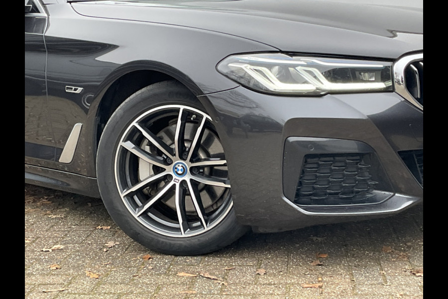 BMW 5 Serie Touring 530e M-Sport Leer Memory Laser Adapt.Cr Sfeer PHEV Business Edition Plus Plug-in