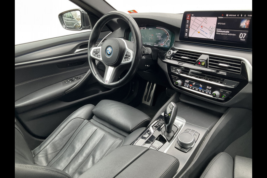 BMW 5 Serie Touring 530e M-Sport Leer Memory Laser Adapt.Cr Sfeer PHEV Business Edition Plus Plug-in