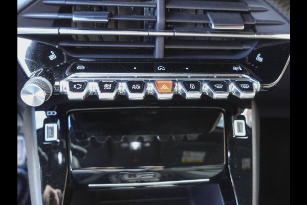 Peugeot 2008 1.2 PureTech 130pk Automaat Allure | DEMO ! | Navigatie | Apple Carplay/Android Auto | 360 camera | Parkeersensoren | Blind Spot Assist | Adaptive Cruise Control | Stoelverwarming | Getinte ramen | Climate Control