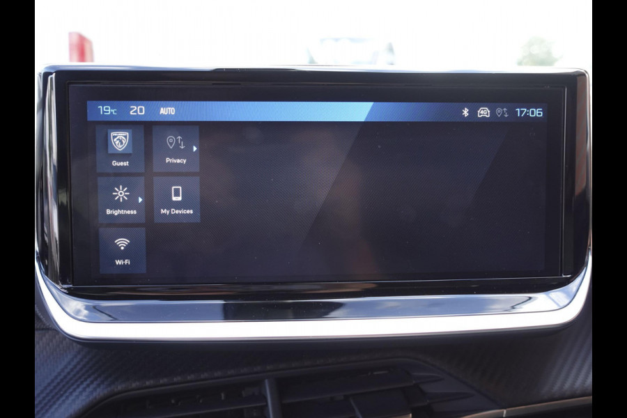 Peugeot 2008 1.2 PureTech 130pk Automaat Allure | DEMO ! | Navigatie | Apple Carplay/Android Auto | 360 camera | Parkeersensoren | Blind Spot Assist | Adaptive Cruise Control | Stoelverwarming | Getinte ramen | Climate Control