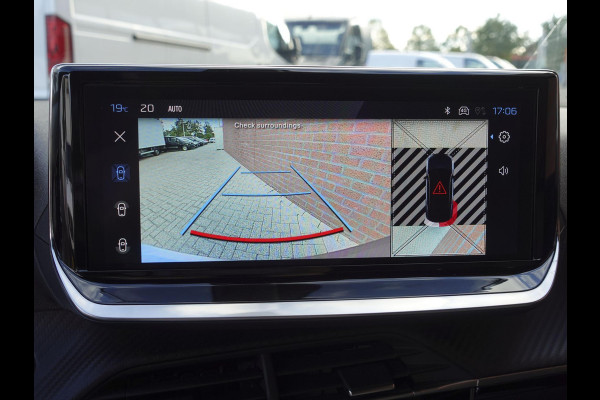 Peugeot 2008 1.2 PureTech 130pk Automaat Allure | DEMO ! | Navigatie | Apple Carplay/Android Auto | 360 camera | Parkeersensoren | Blind Spot Assist | Adaptive Cruise Control | Stoelverwarming | Getinte ramen | Climate Control